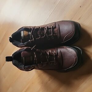 NEW ARIAT Cordovan all terrain ankle boot